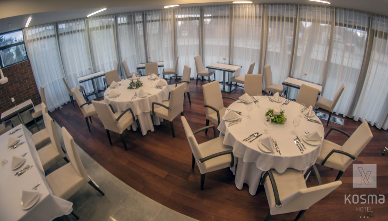 Hotel Kosma Kozmin Bagian luar foto