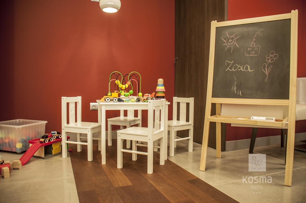 Hotel Kosma Kozmin Bagian luar foto