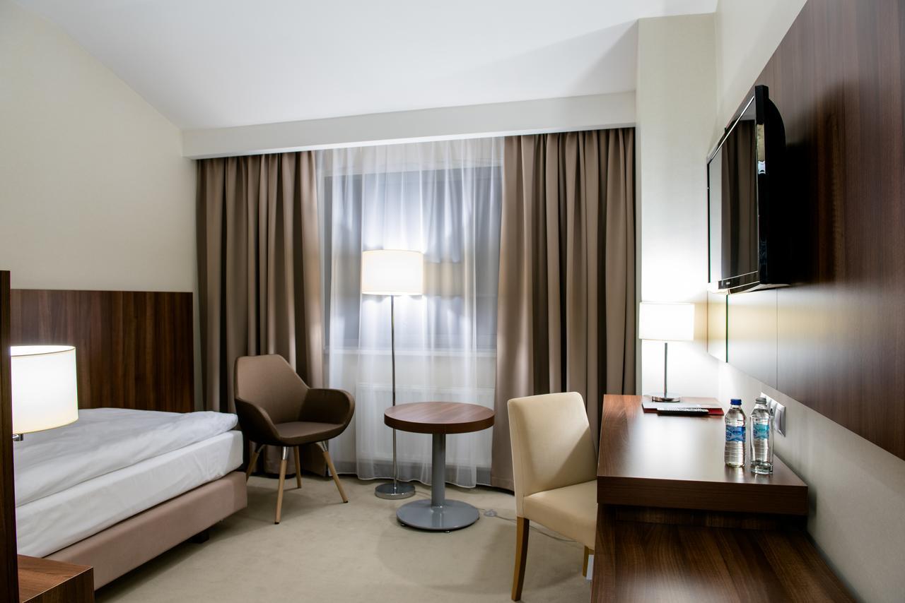 Hotel Kosma Kozmin Bagian luar foto