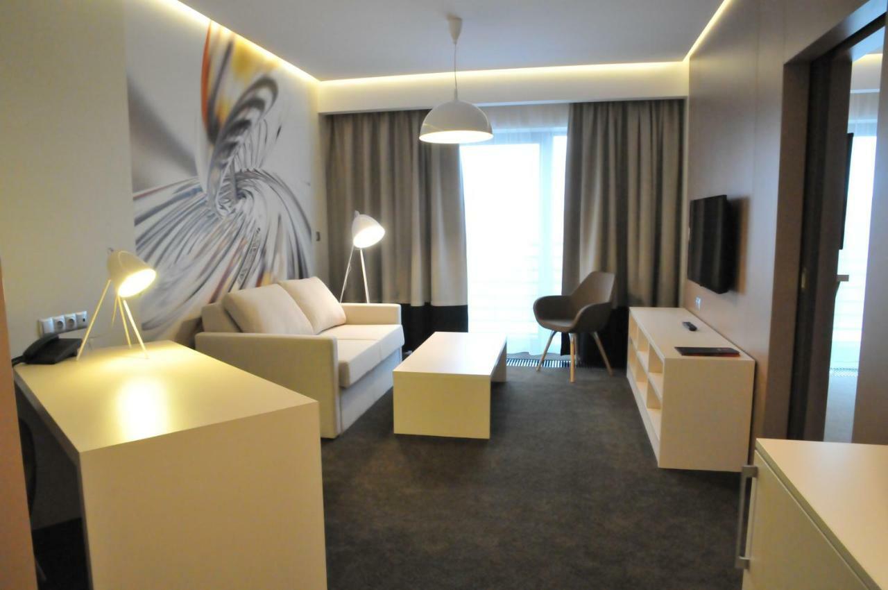 Hotel Kosma Kozmin Bagian luar foto