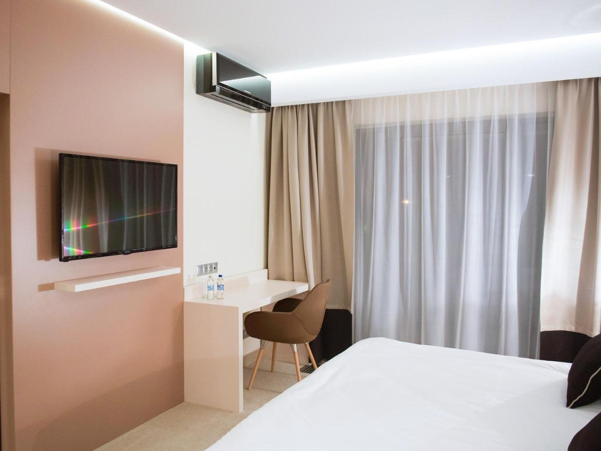 Hotel Kosma Kozmin Bagian luar foto