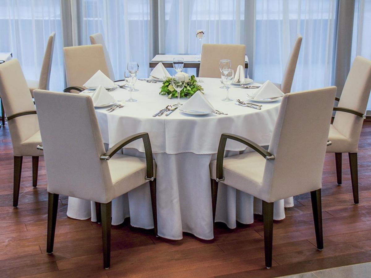 Hotel Kosma Kozmin Bagian luar foto